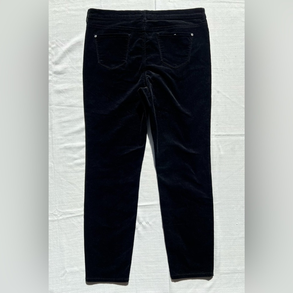 Well Worn Women's Black Straight Leg Fall corduroy Pants size large 14 16 D17